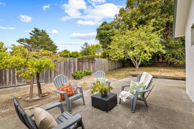 2074 Marsala Circle, Monterey CA: https://media.crmls.org/mediaz/06553ca9-6b78-43a0-aa6e-97b8cd34fa57.jpg