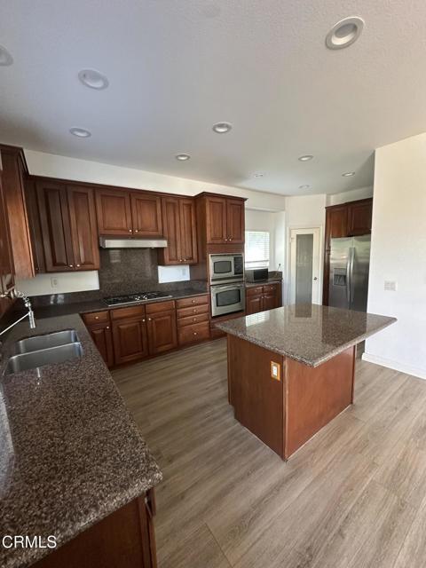 Detail Gallery Image 1 of 5 For 25 Orangetip, Irvine,  CA 92604 - 5 Beds | 4 Baths