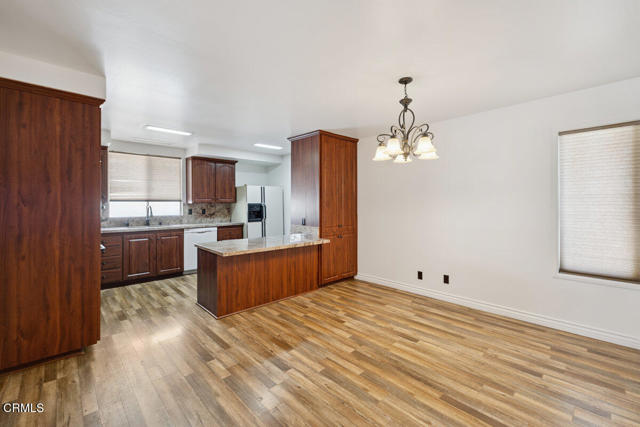 Detail Gallery Image 8 of 24 For 1359 Swansea Ave, Ventura,  CA 93004 - 3 Beds | 2 Baths