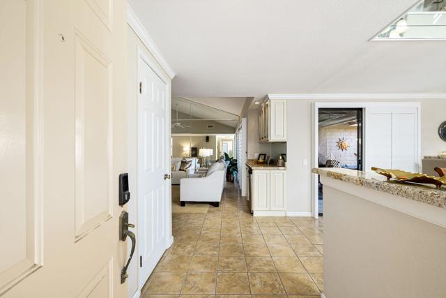 36 Maximo Way, Palm Desert CA: https://media.crmls.org/mediaz/0656c390-dee1-43d7-96cf-74c9de301f12.jpg