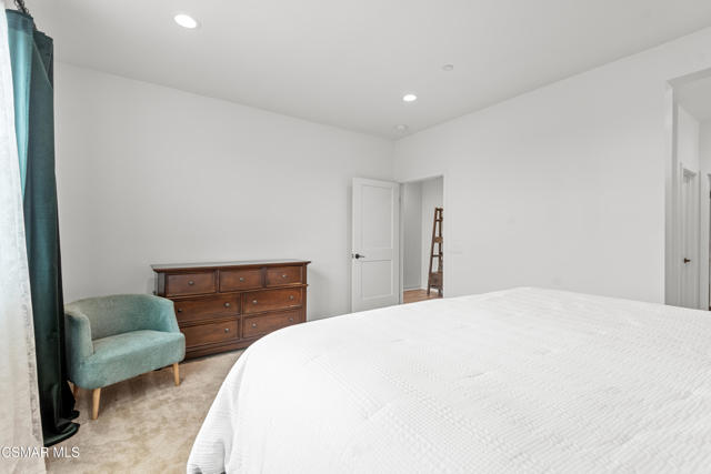 212 Red Brick Drive, Simi Valley CA: https://media.crmls.org/mediaz/0656d7e1-788b-4839-982a-c15216d837d1.jpg