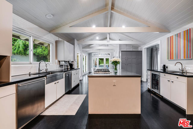 Drew Fenton | 422 Parkwood Drive Los Angeles CA | MLS: 7209274