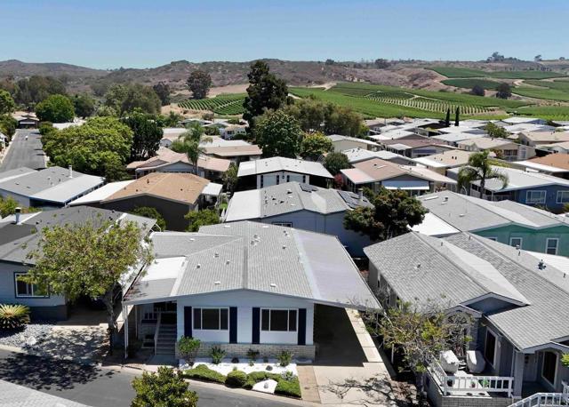3439 Don Lorenzo Drive, Carlsbad CA: https://media.crmls.org/mediaz/06575d89-f2c6-483c-aee4-1309a7f96219.jpg