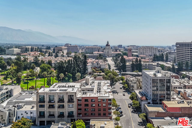 125 N Raymond Avenue, Pasadena CA: https://media.crmls.org/mediaz/0657c005-095f-42c0-bb02-ebf8f305771c.jpg