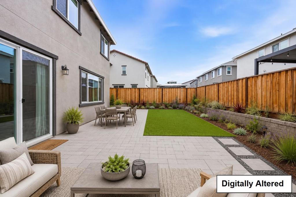 https://media.crmls.org/mediaz/0658025c-23eb-4a6a-a2b9-f2da219a1f63.jpg?preset=X-Large