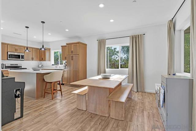 130 Scenic Dr, El Cajon CA: https://media.crmls.org/mediaz/06585cfd-a3ea-470b-829f-e23570d596bc.jpg