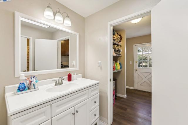 4807 Live Oak Ave, Oakley CA: https://media.crmls.org/mediaz/06585e56-f4b6-4951-b5a2-7d2dc61c814a.jpg