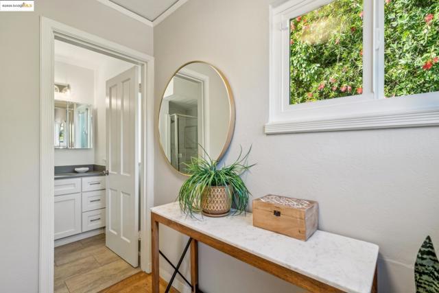 Image 28 of 58 For 2700 Alida St