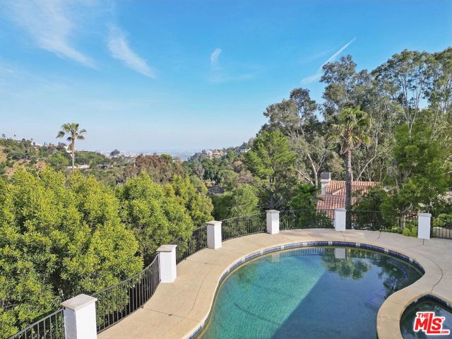 8171 Tianna Road, Los Angeles CA: https://media.crmls.org/mediaz/0658b16a-887e-459f-88aa-9f8c279d1381.jpg