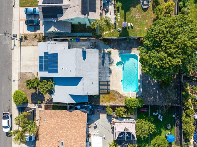 4468 Inverness Drive, Oceanside CA: https://media.crmls.org/mediaz/0658b24a-d355-4496-9a80-4641ca78a577.jpg