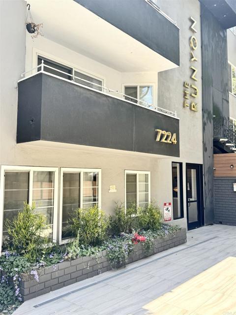 Detail Gallery Image 13 of 17 For 7224 Hillside Ave #32,  Hollywood,  CA 90046 - 2 Beds | 2 Baths