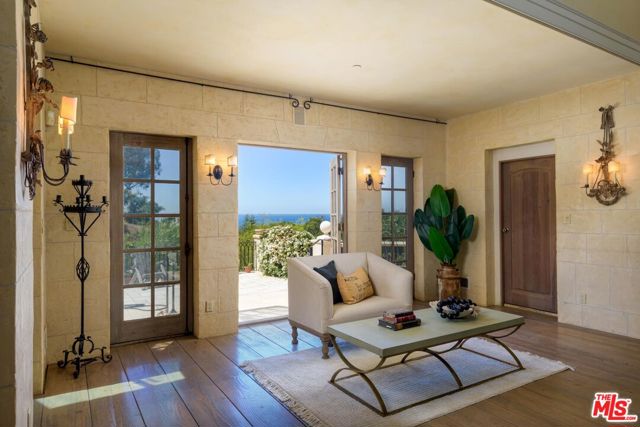 2899 Hidden Valley Lane, Montecito CA: https://media.crmls.org/mediaz/0659c404-d362-4329-a95e-65182e3f0ac1.jpg