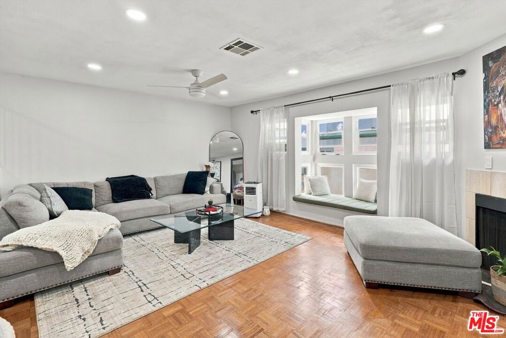 532 Venice Way Unit 4