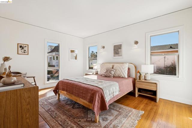 1136 Marin Ave, Albany CA: https://media.crmls.org/mediaz/065a5770-3b2b-4dd4-89dd-c7847685b42f.jpg