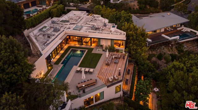 4 Bed Home for Sale in Los Angeles, California