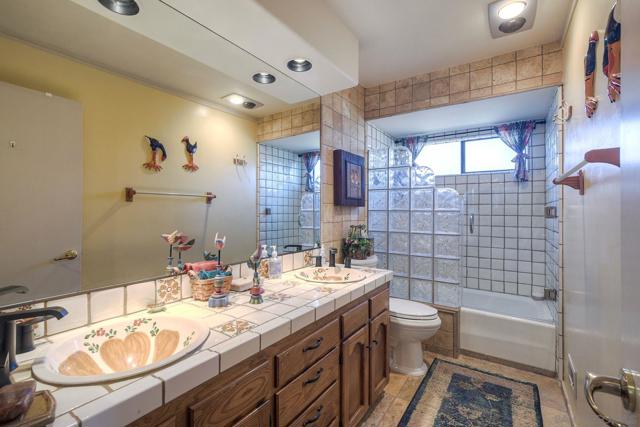 2848 Sunset Hills, Escondido CA: https://media.crmls.org/mediaz/065b93d5-273f-4f3d-8098-502d4f4f77ba.jpg