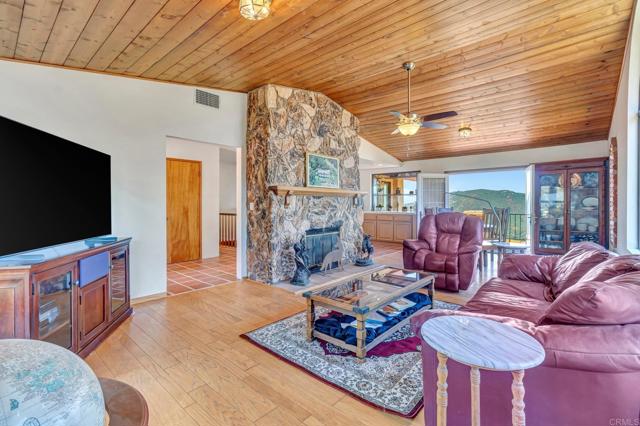 Detail Gallery Image 31 of 35 For 2702 Country Club Dr, Escondido,  CA 92029 - 4 Beds | 3 Baths