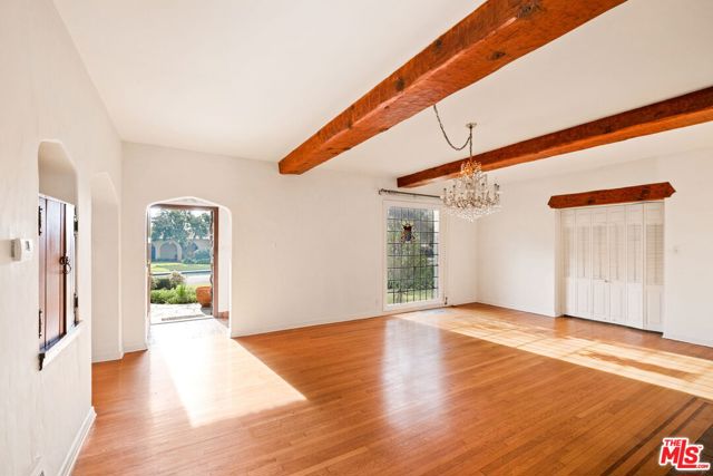 1551 Pasqualito Drive, San Marino CA: https://media.crmls.org/mediaz/065cd987-4625-409c-a31e-236645a6f977.jpg