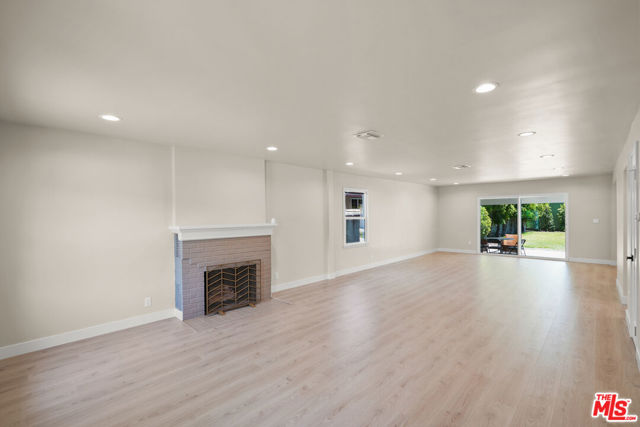 6648 Peach Avenue photo 6