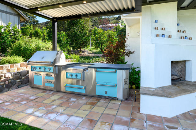 87 Pinecrest Road, Westlake Village CA: https://media.crmls.org/mediaz/065d24e2-9eac-4415-8e50-fa8c679152de.jpg