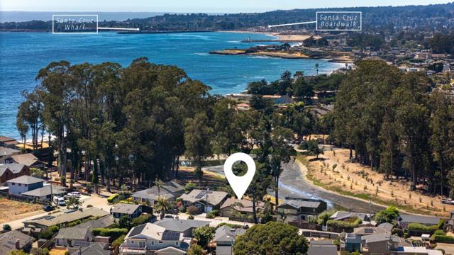 125 Moran Way, Santa Cruz CA: https://media.crmls.org/mediaz/065d2a9b-b7d3-47db-802f-d3624be1916c.jpg