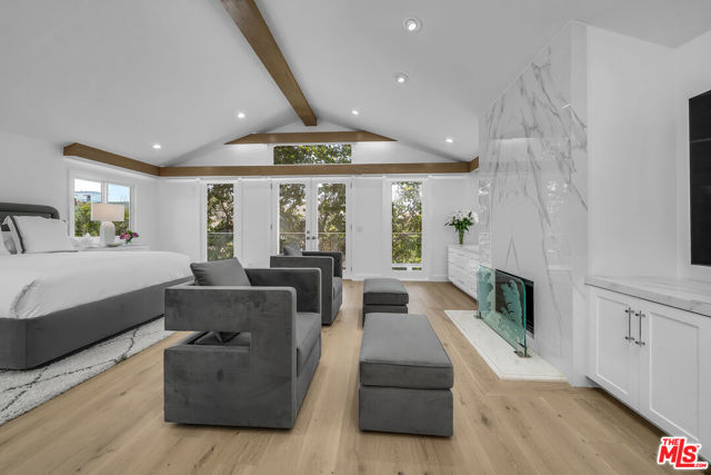 Image 23 of 43 For 2620 Grand Canal