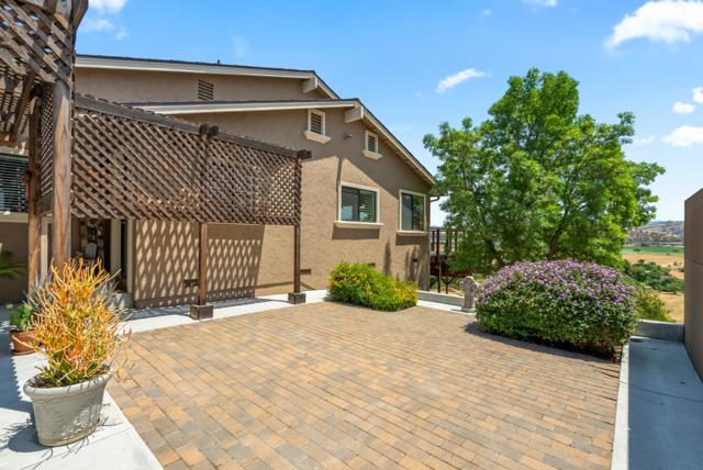 38 Barbras Court, Hollister CA: https://media.crmls.org/mediaz/065e05d3-73fb-403a-a218-552e7a7af2c7.jpg