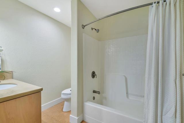 115 Fairway Village Court, Murphys CA: https://media.crmls.org/mediaz/065e416f-1038-4a4d-bea6-3d1adfc53d5e.jpg