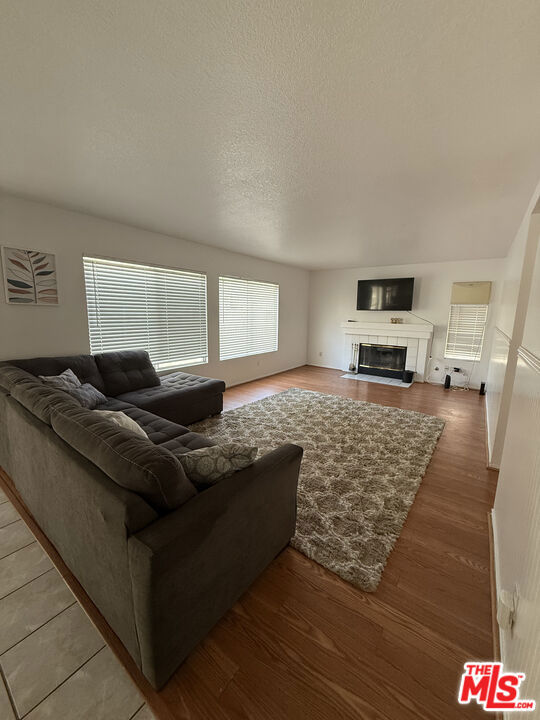 44752 Ranchwood Avenue, Lancaster CA: https://media.crmls.org/mediaz/065e65d7-0613-491f-8f8e-22f47b096d1c.jpg