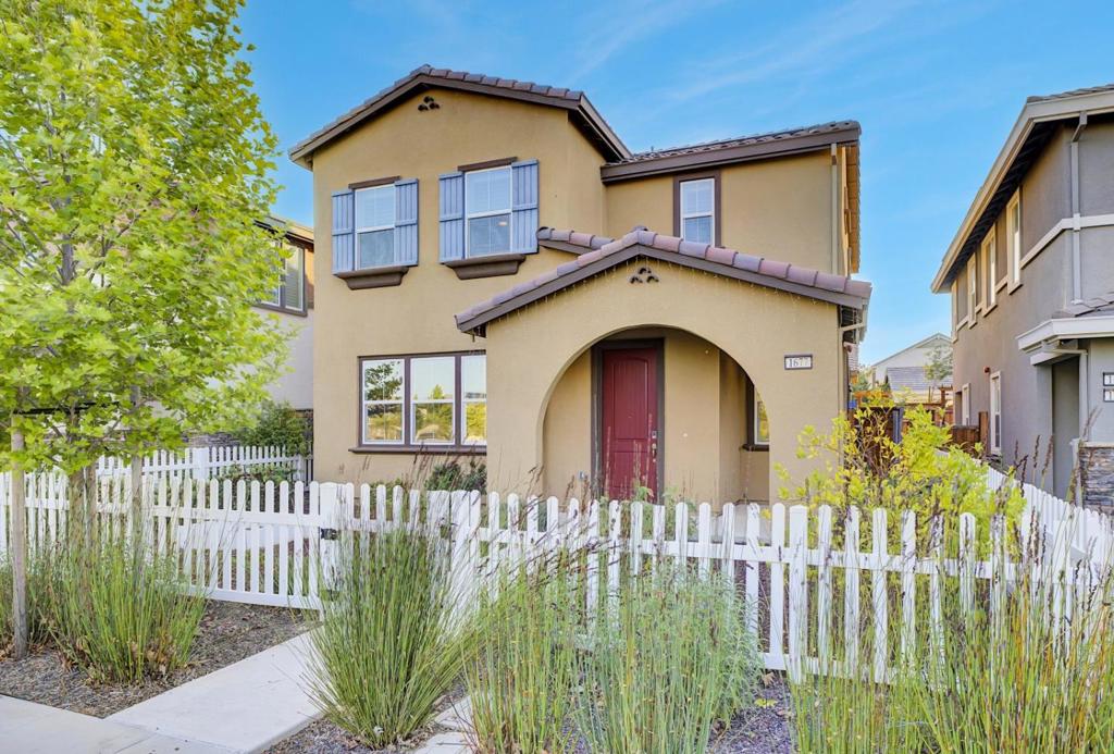 1677 S Tradition Street