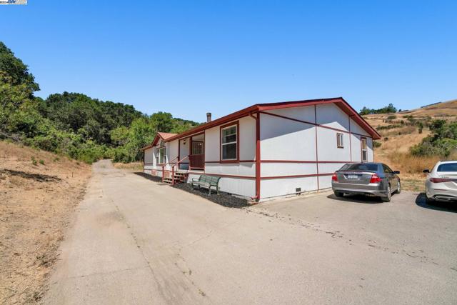 10250 Crow Canyon Rd, Castro Valley, California 94552, 3 Bedrooms Bedrooms, ,2 BathroomsBathrooms,Single Family Residence,For Sale,Crow Canyon Rd,41056854