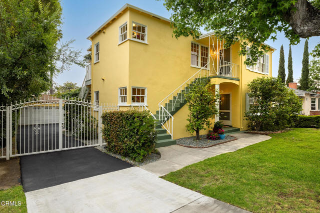 1750 E Villa Street, Pasadena CA: https://media.crmls.org/mediaz/065f8594-d555-44ad-bcbb-dd63c7e4081e.jpg