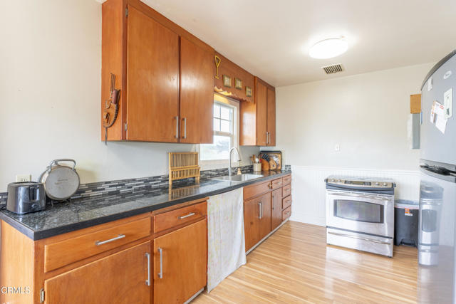 Detail Gallery Image 7 of 21 For 102 N Whipple St, Fort Bragg,  CA 95437 - 2 Beds | 1 Baths