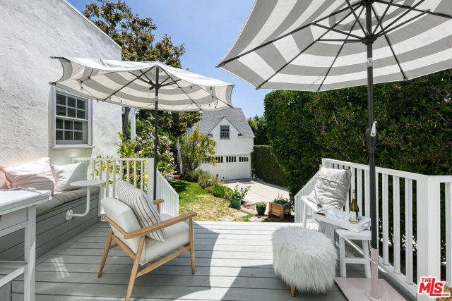 10736 Le Conte Avenue, Los Angeles CA: https://media.crmls.org/mediaz/065fe464-76ed-434f-ada5-d00a832590d9.jpg