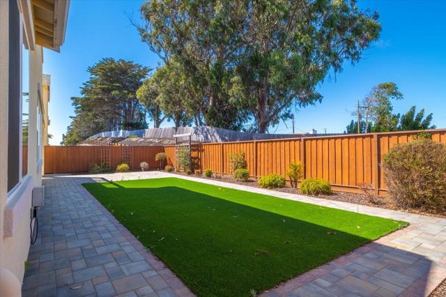 465 Russell Way, Marina CA: https://media.crmls.org/mediaz/06600512-c59c-4623-b23c-df6f2f6ac7be.jpg