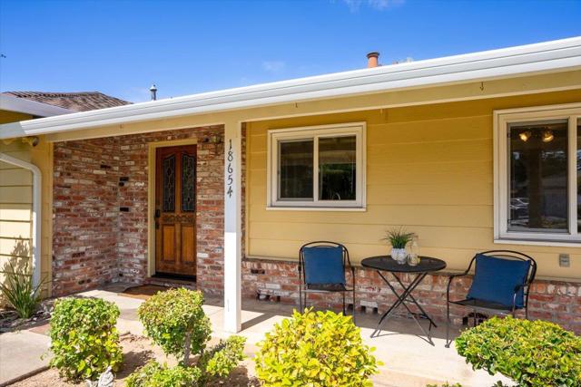 18654 Aspesi Drive, Saratoga CA: https://media.crmls.org/mediaz/0660056d-8c3e-4ea4-8017-f54b63d6a8ac.jpg