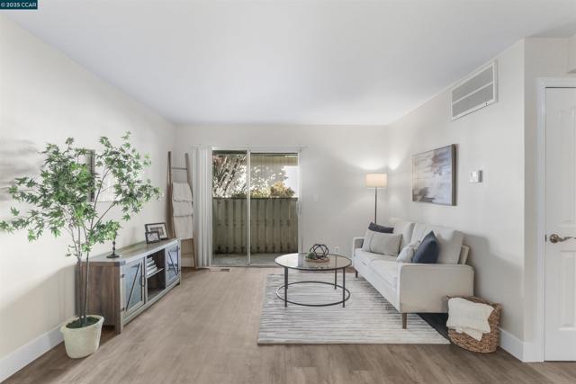 5425 Concord Blvd, Concord CA: https://media.crmls.org/mediaz/0660ed61-f946-40c6-91d2-45409770d905.jpg