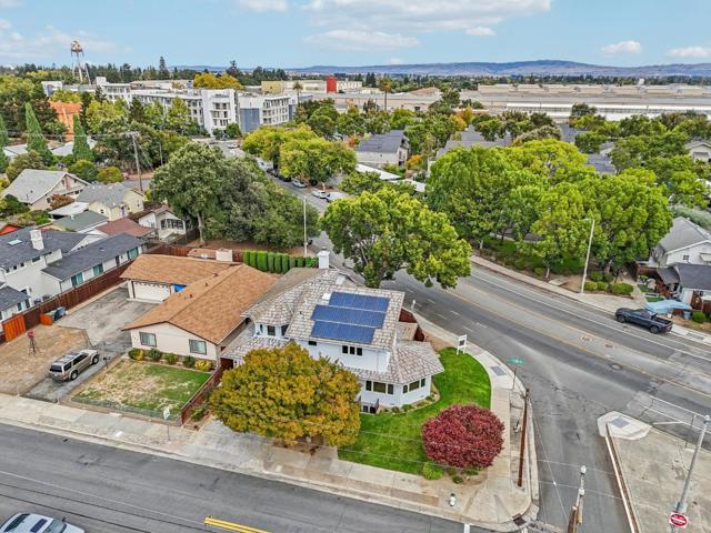495 Lincoln Avenue, Sunnyvale CA: https://media.crmls.org/mediaz/06614b59-781c-433b-879a-935d664065bf.jpg