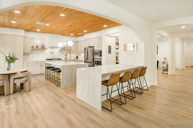 10528 Pinion Trl, Escondido CA: https://media.crmls.org/mediaz/0661f1f0-e63c-4e18-acd8-6bd68eebb3a5.jpg