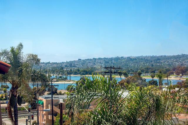 2510 Clairemont Dr, San Diego CA: https://media.crmls.org/mediaz/066282e1-d5d5-4b31-9c05-5e11908d0e82.jpg