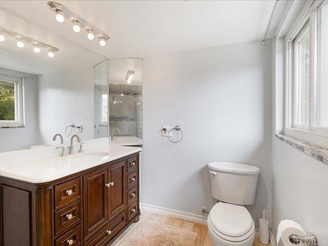 10071 Gomez Creek Road, Fallbrook CA: https://media.crmls.org/mediaz/0662bae3-b4cd-4b13-8c37-093b8a84324b.jpg