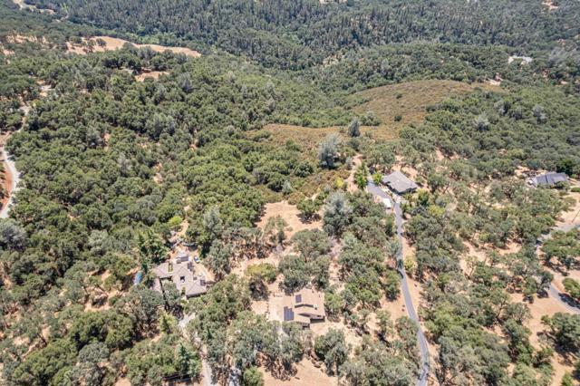3748 Baldwin Drive, Placerville CA: https://media.crmls.org/mediaz/0662be98-fa65-4d32-aa39-aafde066384b.jpg