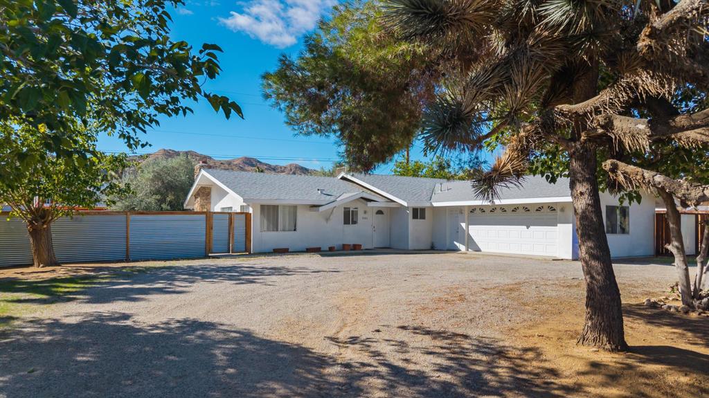 56811 Desert Gold Drive