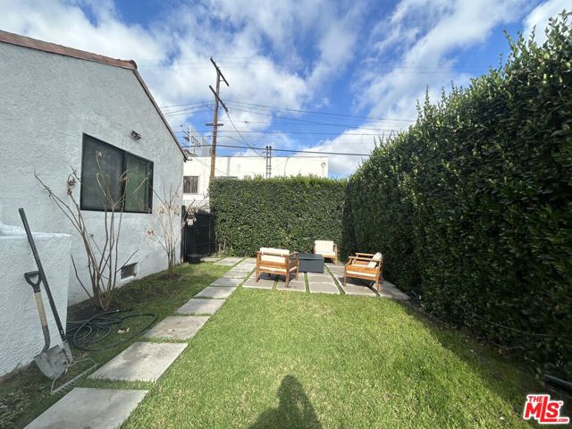 643 N Vista St, Los Angeles CA: https://media.crmls.org/mediaz/06633254-262b-4ea5-b752-2e209c449e8c.jpg