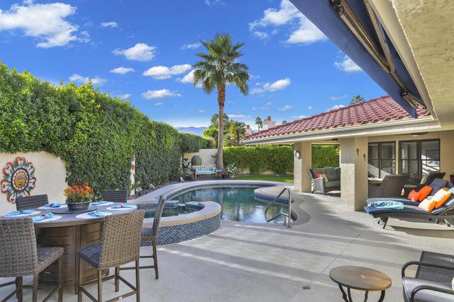 45385 Taos, Indian Wells CA: https://media.crmls.org/mediaz/06639637-a1ff-4e7f-98c9-918f49ea0e6f.jpg