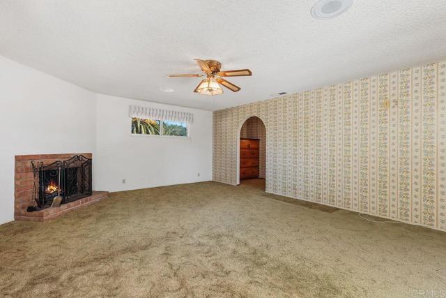 31600 Oak Glen Road, Valley Center CA: https://media.crmls.org/mediaz/06652d02-e5d3-44bd-b791-c6c80061e352.jpg