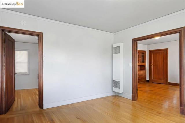 2717 Mabel St, Berkeley CA: https://media.crmls.org/mediaz/06654008-1948-47ea-bc2b-d0fb482478a3.jpg