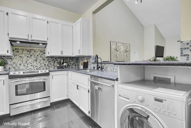 4691 Albany Circle, San Jose CA: https://media.crmls.org/mediaz/0665bbbb-6171-44a7-84c1-9c346913f3d2.jpg