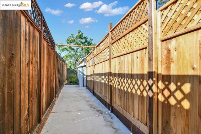 5071 Bonwell Drive, Concord CA: https://media.crmls.org/mediaz/0666cf65-2b71-4d07-a8d9-ccc53461d91e.jpg