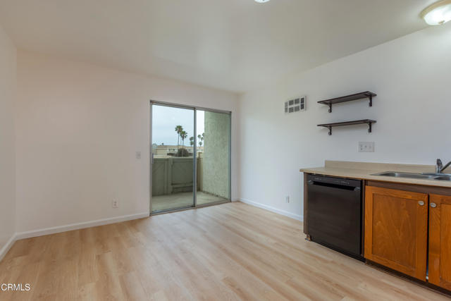 267 S Ventura Road, Port Hueneme CA: https://media.crmls.org/mediaz/06670ab3-ac01-4639-8dfa-87695df1bfcd.jpg